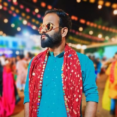 “मंज़िल उन्हीं को मिलती है जिनके सपनों में जान होती है, पंख से कुछ नहीं होता हौसलों से उड़ान होती है।”
