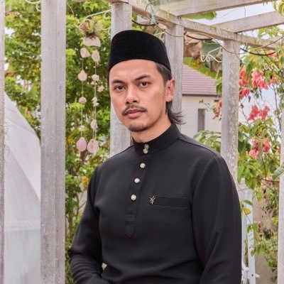 Kat sini aku banyak mengarut je, jangan serius sangat.
