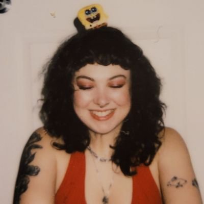 2cherrycokes's profile picture. saw a snail today…. effervescent 
(she/her)