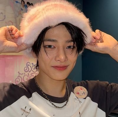 jjyeon03's profile picture. born to watch criminal minds, forced to be an adult n have a life