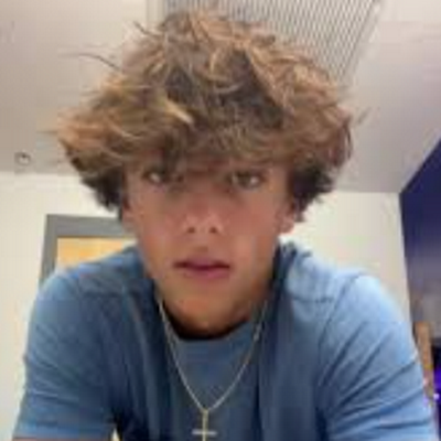 Makainaise's profile picture. 