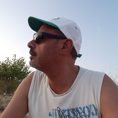 kalp soldan atar /siyaset/vatansever/ırkçı asla değil/Hayvansever Faşist sevmez /demokrat/hakedene küfür / sağlıkcı/partisiz/muhalif/siyasal islamcı sevmez