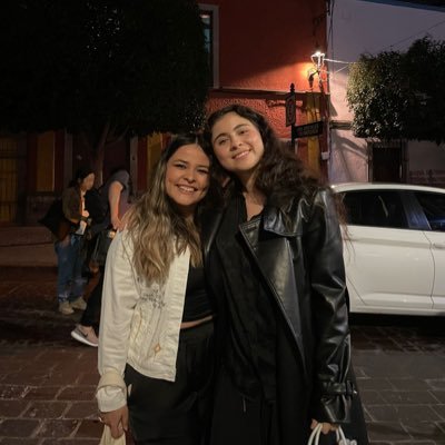 La mitad de mi tweets son letras de canciones, la otra mitad es mi descontento con la vida 💚💜🏳️🌈