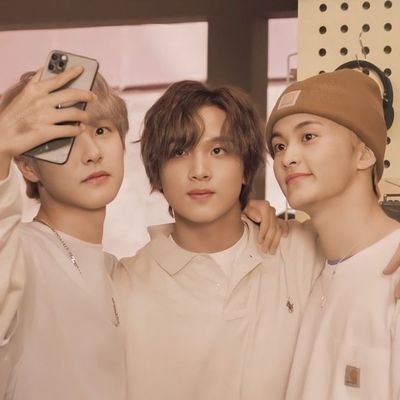 Huang_Renjun07's profile picture. 
