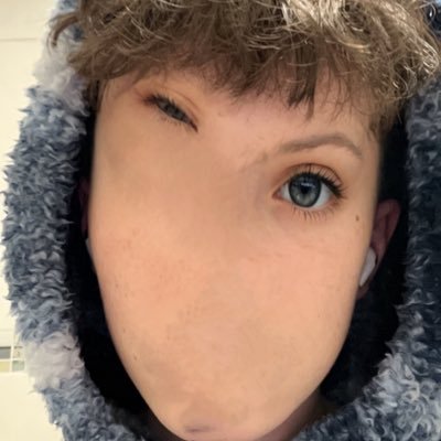 AlexJO01203840's profile picture. loser