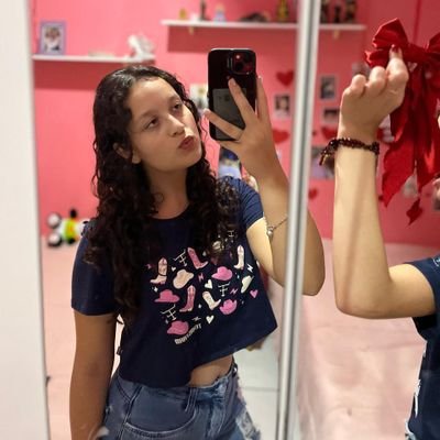sou bonita,  mas meu charme mesmo é quando sou engraçada.