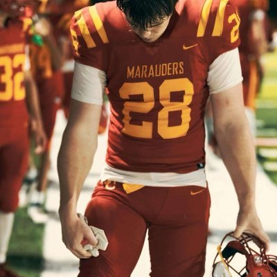 Clearwater Central Catholic 2028, 6' 197lbs. 🏈LB / RB 🥍 Defender 📚3.5GPA Honors🏆CCC 3x FL State runner up 🎞️ 727-294-2829 Eccls 9:10