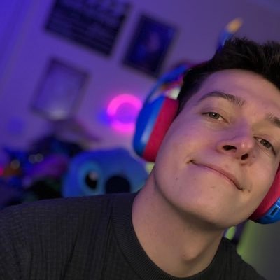 Streamer | Actor | Writer | Terrible bio creator | Half Elf Wizard | A giant nerd at your service! | He/Him 🏳️🌈 enquiries: jacksrealmttv@gmail.com