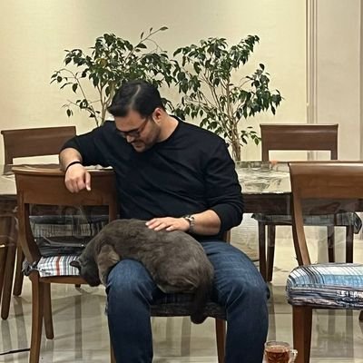 _PesarBache_'s profile picture. تا ابد این خاموشی تقدیر فانوس بخت ماست، 
یک رویا از کودکی سر مقصد این شب بی فرداست