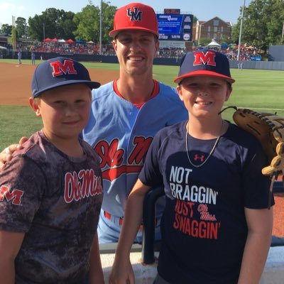 Hardcore OleMiss fan. #STROS #BILLSMAFIA #HOTTYTODDY