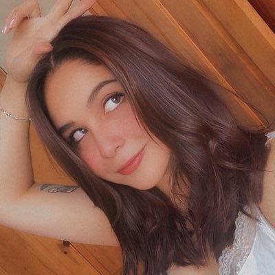 elegĆ la poesĆa para hablar de lo que no existe.