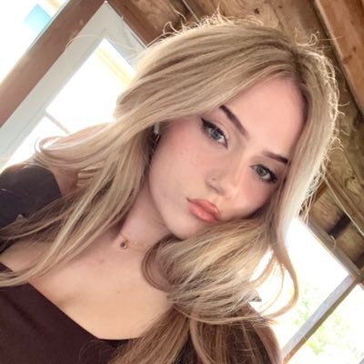 courtney 🦌 Profile