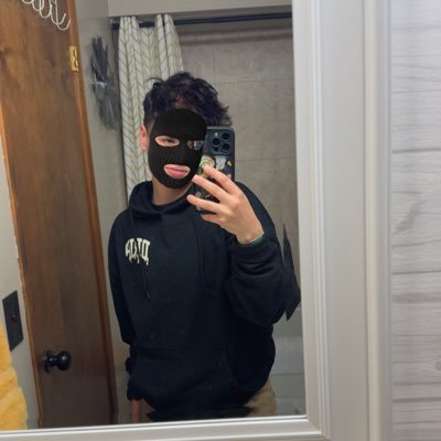 GordonBre36361's profile picture. 