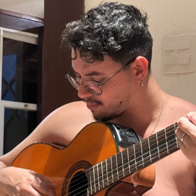 soudossan's profile picture. Autor/compositor/analógico 
ouça 

 Frank Ocean ⬇️