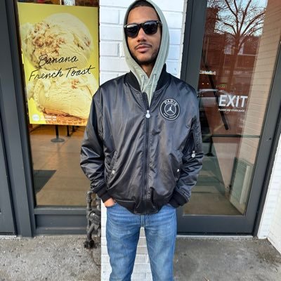 Kendrick mixed with Gambino...St. Louis raised me Chicago pays me...St. Louis until the world blows, some times you got to pop and show niggas