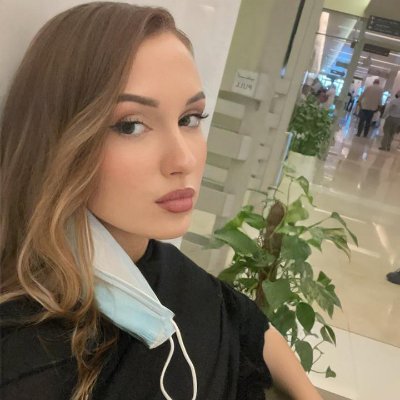 One daughter ,singel ,focuses on the research, development and sales of red wine and cosmetics. Enjoy learning, Like golf, outdoor sports, yoga, meditation