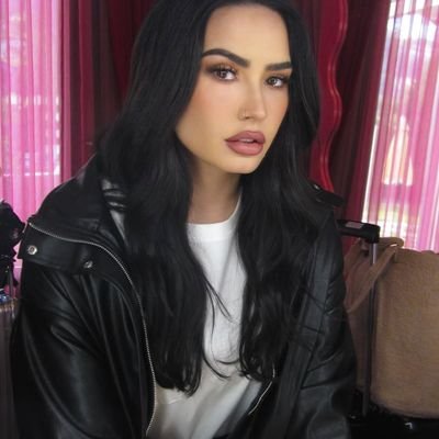 Writeonclouds's profile picture. 