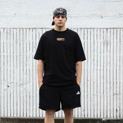 Chaapaaaa's profile picture. Comparto barras de canciones que me gustan o me duelen :(            ah y hago contenido sobre música