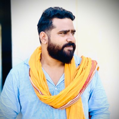 vinaypa92504052's profile picture. #माँ❤😭
माँ का नन्‍हा सा आंचल 
मुझको भूमंडल से प्‍यारा था 😭😭