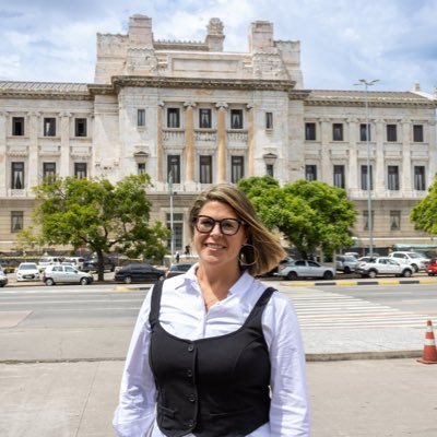 Feminista, militante social y política. Sec. de Género y diversidad del PCU. Frenteamplista y de la 1001 🫶 Diputada por el FA. Ricota, Charly y los Buenos.
