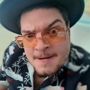 Biidoche's profile picture. J'aime les discours, pas la discorde. Paix et Amour sur vos bidoux, bisous.