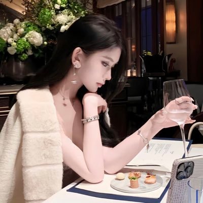xuelizhang22's profile picture. 