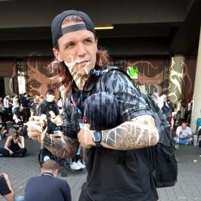 🍕 32
👋 Socials @Razer (ex @redbullgaming)
📽 Content Creator #RainbowSixSiege
💻 slugabed.tv@gmail.com
🤌 @redbullaustria + @ubisoft partner