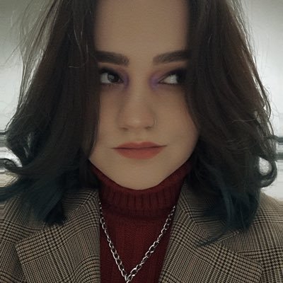 Artist • Actor • Singer • Part Time Goblin 🌿 Aggressively unfancy cheeseburger worshipper | She/They