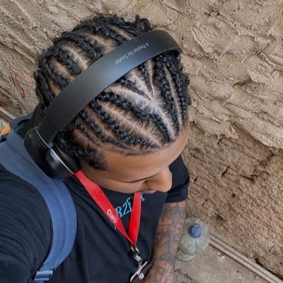 Faço live na twitch e falo merda no twitter. https://t.co/ImRDGt5IxO