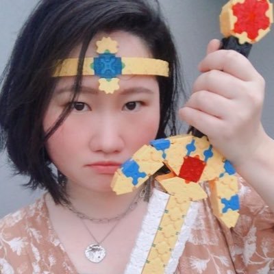 知育ブロックで大人も子供も楽しめるエンタメアート作品を作っている関西人。知育ブロックを画材に、色と形で空間を絵画化します。展示のご依頼はDMにて 絵描きのゆりんぐはこちら→ @anonenone0425