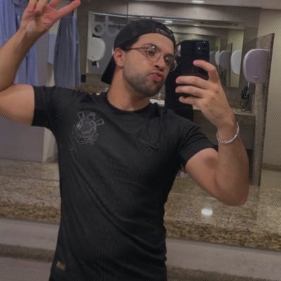 diretor criativo, editor de vídeos e fotógrafo nas horas vagas