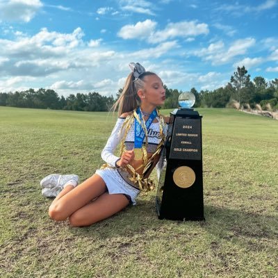 Cheer Express Miss silver🌹🤍 2024 WORLD CHAMP 🌎x4 Summit champ🥇 x8 uca champ🥇 x4 cheersport champ🥇