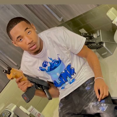 demontre851's profile picture. htx content creator 😈💦 |18+ Straight Male Content creator ⭐️| dm to collab