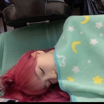 joyuri_1ove's profile picture. glassy입니당