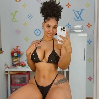 Roselets338893's profile picture. 