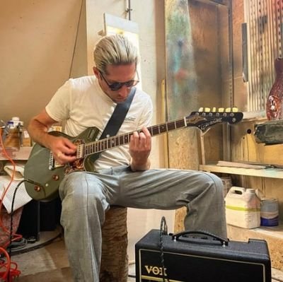 okralover123's profile picture. qotsa & mikey shoes lover |
she/her