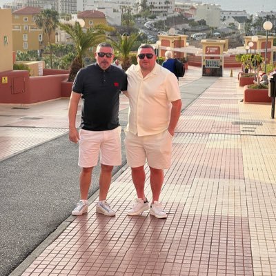 Jolly Boy John 🤓 up for a laugh. Life is to short. 2 boys jaxon & josh my 🌍