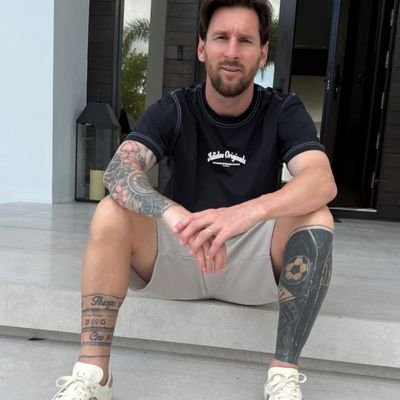 GOD FIRST 🙏🙏🙏 Seventh day Adventi
Messi adict an attack on Messi is an attack on my life 🥰🐐🐐🐐
Arsenal,Inter Miami,albicelste,Barca are my clubs❤️❤️❤️❤️
