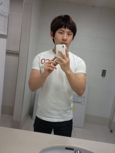 Electronic and Electricity Engineering, Yonsei Univ. 현재휴학중
오지랖넓고 사람당황스럽게하는 삐형남자. 

우유가득든라떼,야구,옛노래
내맘대로