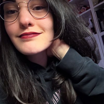 geekshrine's profile picture. 🩷 Fabi | Lvl 36 | Luxembourg | AuDHD 💜 multilingual 🇬🇧 🇫🇷 🇩🇪 🇱🇺 💙 games | music | animanga | 🤍 current Faves : KAJ, Expedition 33, Death Stranding