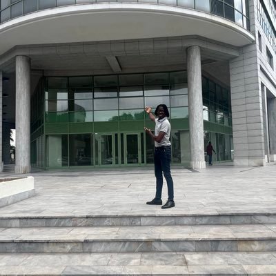 Etudiant en droit des affaires | futur avocat | passionné par le droit des affaires, je suis en recherche d’un stage en cabinet d’avocats Brazzaville.