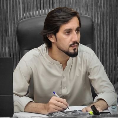 I used to love my old Twitter account, then everyone from work found me. This is my new account. let's come #follo4folloback ❤🇦🇪🇦🇪💘❤