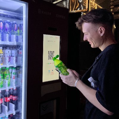 (he/ him), decentralised ID enthusiast researching DLT in small states, building @raidguild | @SmartInvoiceXYZ, co-founder @acurraent | @data_gateways