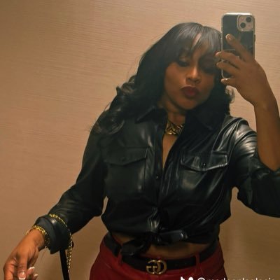 “Beyonce-esque” Get Rich. Fall in Love. Disappear. An Auntie. https://t.co/xI1tRdV8VD