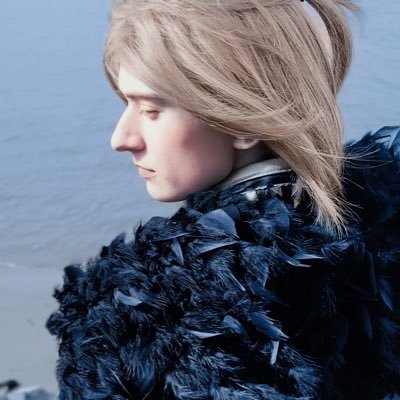 they/she 🌺 - LG(B)T+ - 20’s - ttrpg enthusiast, streamer, cosplayer - banner by @xylavie - icon by @neonbubblefanworks - Dianthus🗡️ on @Strangers_Guild