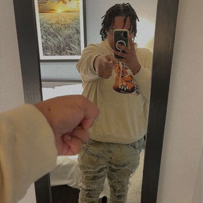 KayBoosiex's profile picture. Sapiosexual | 23 | Leo ♌️🦁| Ig 410boosie