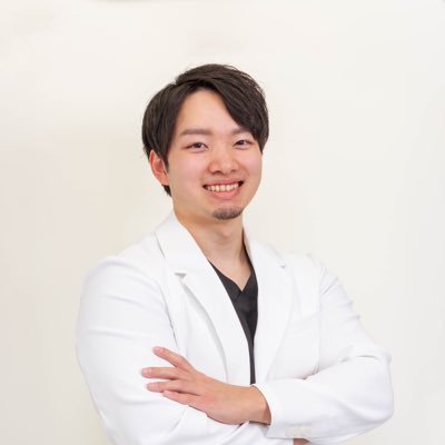 tatsuyama_yu's profile picture. 京都駅前美容外科を開院 院長 /傷を目立たせない人中短縮を追求 /鼻整形・口元整形・二重・クマ治療・タレ目形成・フェイスリフト/Instagramでも情報発信✨真面目に症例アップと自分の施術に対する考えを投稿していきます。基本月火休診です。