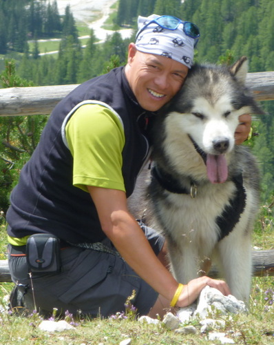 Akita Inu & Alaskan Malamute Kennel No Yukimigata uit Vleuten Nederland/ La mia bici è la mia passione/Haglöfs/Caffè doppio/Vino Rosso/Fender/PRS/Mesa/Indo/SRAM