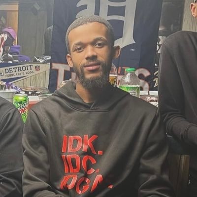 26 years old Sports Fan 🏀🏈 R.I.P. Dezel 🙏🙌 Athlete 🏈 🏀 Leo ♌️ August 18 48203 🏙️