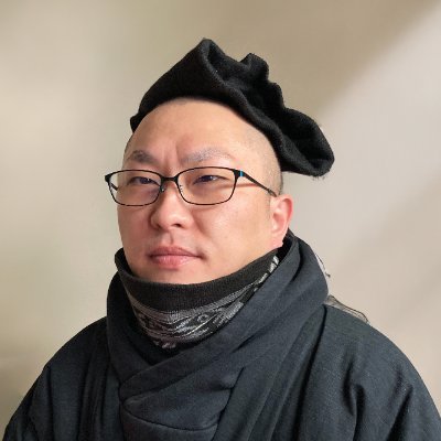 作曲と演奏をしています。 バンドは「ペーソス」「ムードクラリネットの夜」「タブレット純と東京べルサイユ宮殿」ほかサポートなどなど。